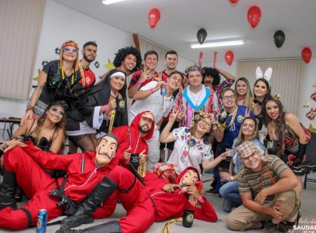 Pós-graduação Fagoc lança votação para a melhor fantasia da Aula da Saudade 2018; Vencedor ganhará 50% de desconto em todo o curso