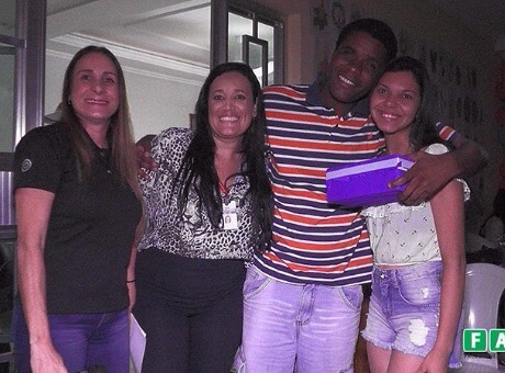 Alunos de Pedagogia visitam Casa Cidadã em Ubá