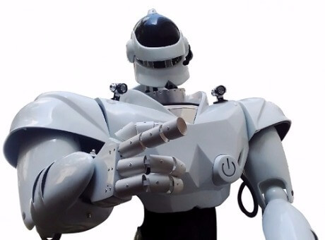 Robozão se apresenta na loja Pier de Ubá