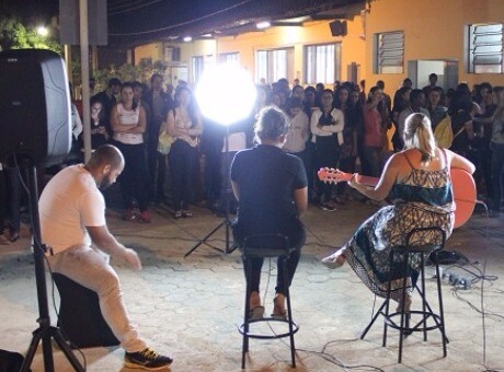 Alunas de Psicologia participam do “Tô no Palco”