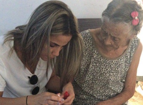 Alunos de Enfermagem do UNIFAGOC realizam visitas diárias aos moradores do Lar João de Freitas