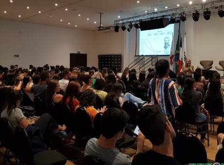 Psicopedagoga da Fagoc ministra palestra de Estratégias e Técnicas de Estudo