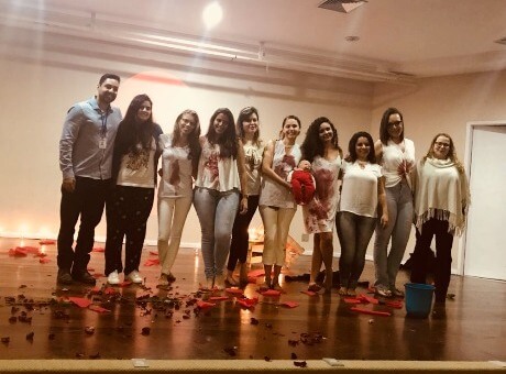 Alunas de Psicologia apresentam peça teatral em faculdade de Juiz de Fora