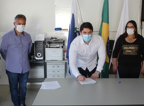 Convênio assinado: alunos do internato da Medicina UNIFAGOC passam a atender em Divinésia