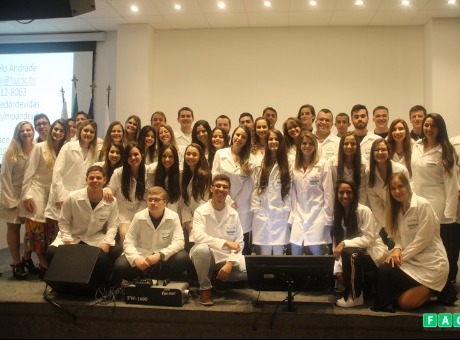 Fagoc realiza entrega de jalecos para 9ª turma de Medicina