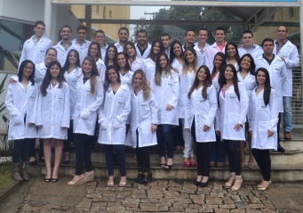 3ª turma de Medicina recebe jaleco personalizado da Fagoc
