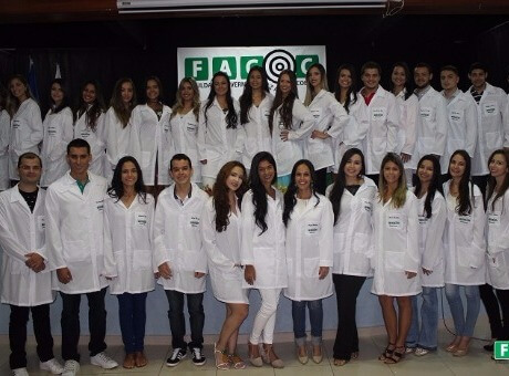 VI turma de Medicina da Fagoc recebe jaleco personalizado