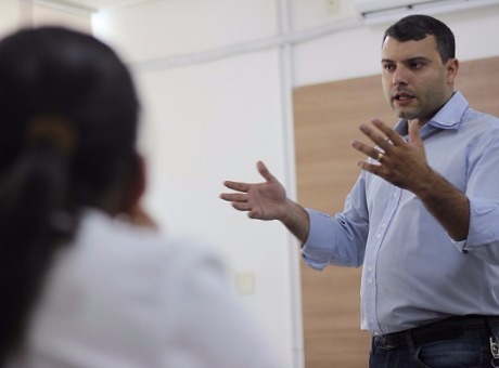 Colaboradores da Fagoc participam de palestra sobre Prouni e Fies