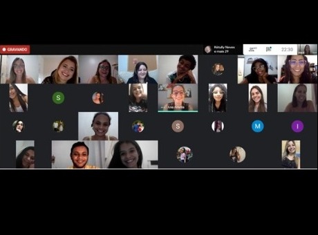 Pedagogia UNIFAGOC realiza palestra com vice-diretora do Centro Educacional Little Wonders dos EUA