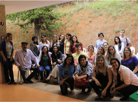 Alunos de Psicologia realizam visita técnica em Cataguases