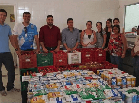 Fagoc doa mais de uma tonelada de produtos ao Banco de Alimentos