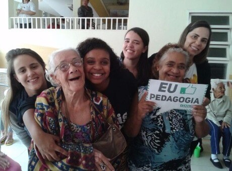 Alunos de Pedagogia fazem a alegria dos residentes do Asilo São Vicente de Paulo