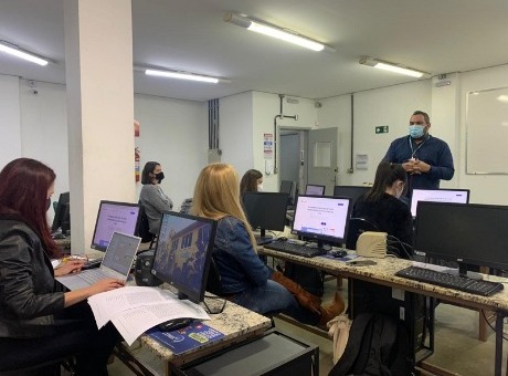 Docentes da Pedagogia UNIFAGOC fazem treinamento para utilização do Streamyard