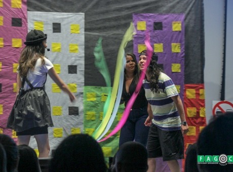 Pedagogia Fagoc reproduz peça de teatro baseado no livro Os Invisíveis