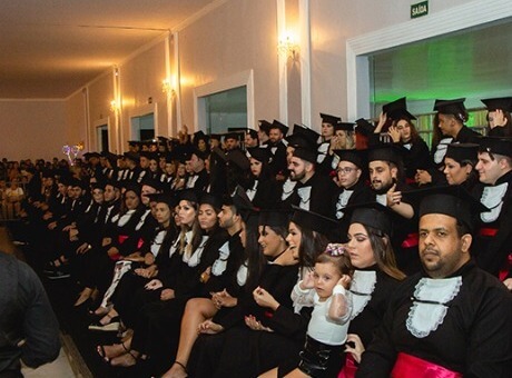 Formandos do UNIFAGOC de 2019 colam grau