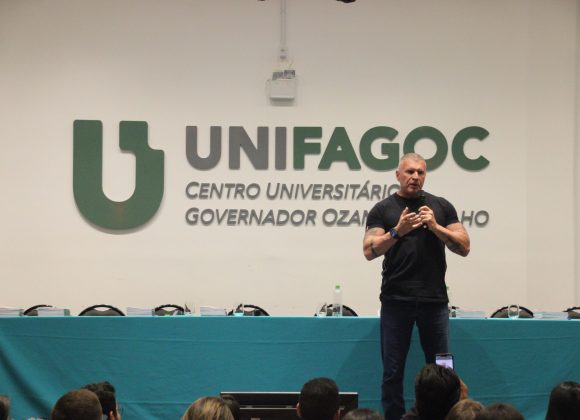 Secretário de Justiça e segurança Pública de MG ministra Aula Magna na Semana Acadêmica do Direito