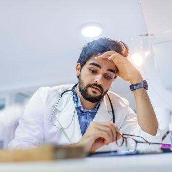Rotina de um estudante de medicina: saiba como é e quais seus os desafios