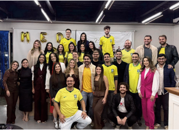 Entre homenagens, torcida e muita comemoração: Medicina 13 UNIFAGOC vive emocionante Aula da Saudade
