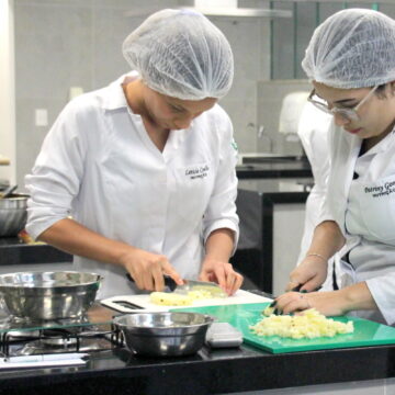 Saiba mais sobre o curso, a profissão e as vantagens de ser Nutrição UNIFAGOC
