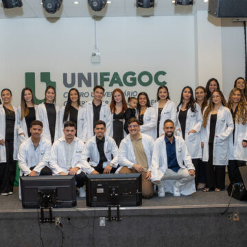 IV turma de Nutrição do UNIFAGOC celebra cerimônia de entrega de jalecos