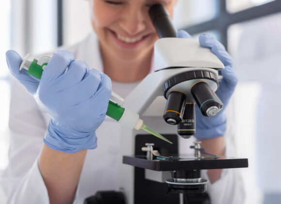Biomedicina x Farmácia: quais são as diferenças entre os cursos?