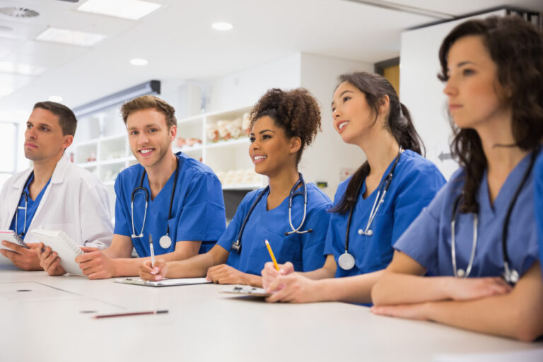 Grupo de estudantes de Medicina.