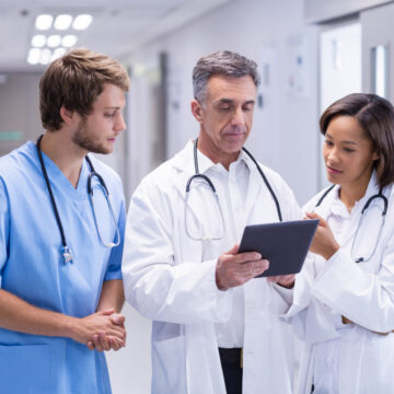 Como escolher a especialidade médica: o que considerar além do salário e da concorrência