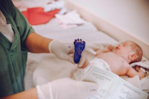 Fisioterapia neonatal: como o cuidado fisioterapêutico ajuda a aliviar a dor do bebê na UTI