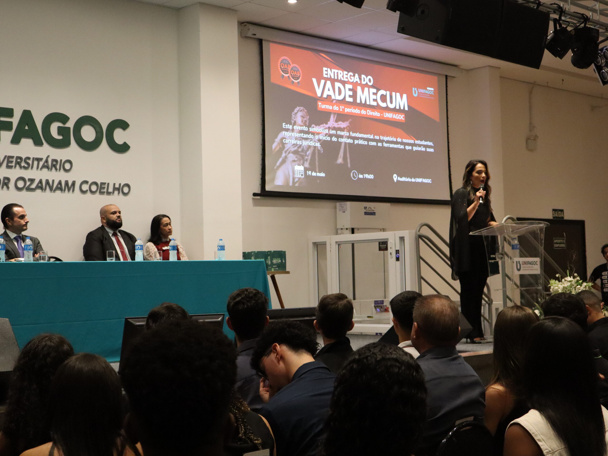 Semana Acadêmica de Direito do UNIFAGOC reúne especialistas, minicursos e homenageia alunos aprovados na OAB