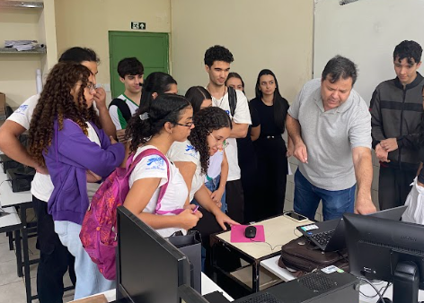 Alunos do UNIFAGOC aplicam Projeto Integrador Institucional em escolas de Ubá