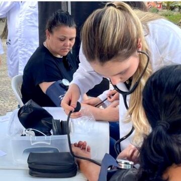 Projeto de extensão dos alunos do 3° período de Medicina promove avaliação da saúde cardiovascular na Praça São Januário