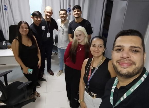 Líderes de grupos do Projeto Integrador Institucional realizam visitas às escolas acolhedoras