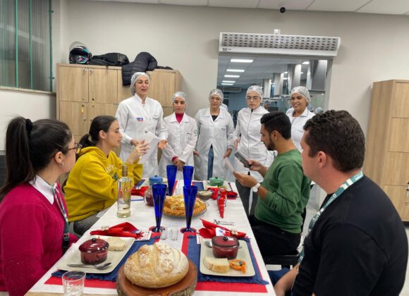 Alunos de Nutrição exploram sabores internacionais em atividade final da disciplina Técnica e Dietética