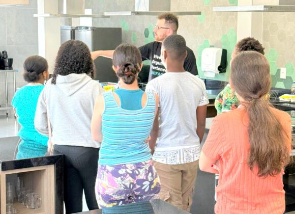 Adolescentes do CAPSi vivenciam experiência transformadora no UNIFAGOC