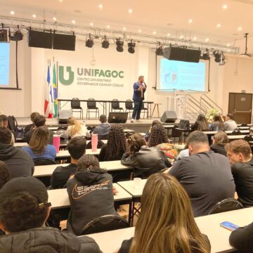 Palestra sobre soft skills e empreendedorismo inspira alunos de Fisioterapia do UNIFAGOC