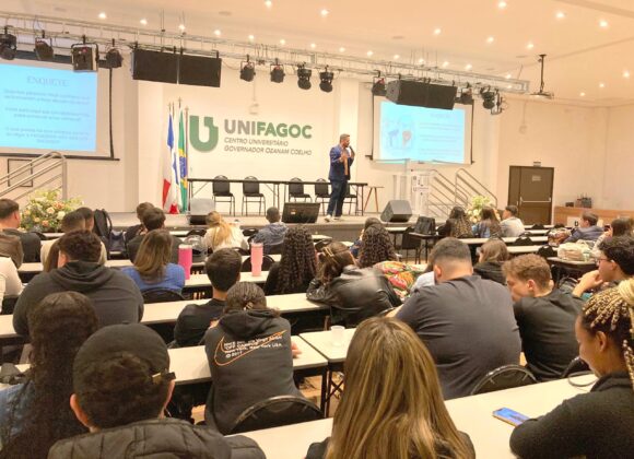 Palestra sobre soft skills e empreendedorismo inspira alunos de Fisioterapia do UNIFAGOC