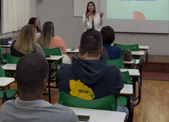 Alunos do curso de Administração do UNIFAGOC participam de evento sobre Gestão de Projetos e E-commerce