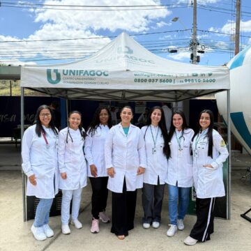 Estudantes de Enfermagem do UNIFAGOC participam da SIPAT da Itatiaia