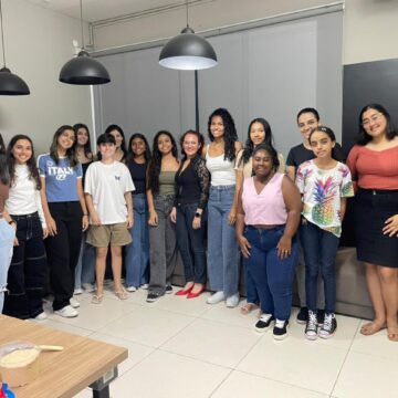 Estudantes de Computação do UNIFAGOC celebram o Dia de Ada Lovelace com bate-papo internacional