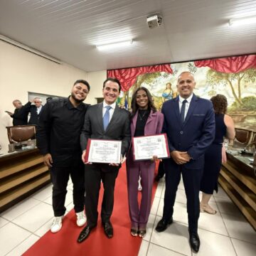 Vice-reitor do UNIFAGOC e atleta patrocinada recebem o título de Personalidade Ubaense do Ano de 2025