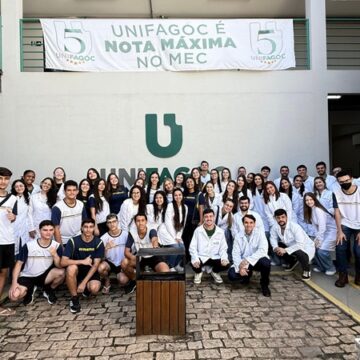 Alunos de Medicina do UNIFAGOC realizam ação de extensão com estudantes do Colégio Objetivo