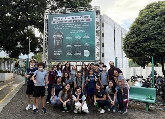 Curso de Medicina do UNIFAGOC recebe alunos do Colégio Apogeu em ação de extensão