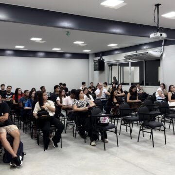 CPA UNIFAGOC reforça importância da Avaliação Institucional em reunião com representantes de turma