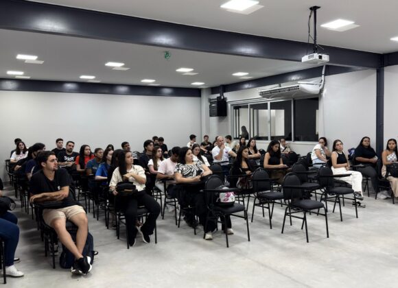 CPA UNIFAGOC reforça importância da Avaliação Institucional em reunião com representantes de turma