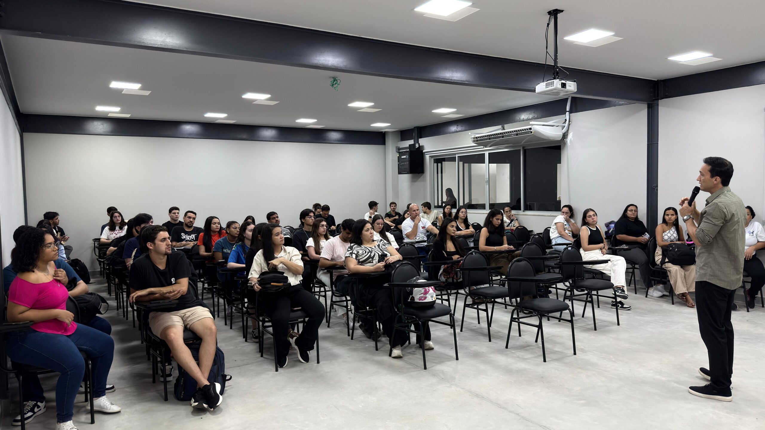 CPA UNIFAGOC reforça importância da Avaliação Institucional em reunião com representantes de turma