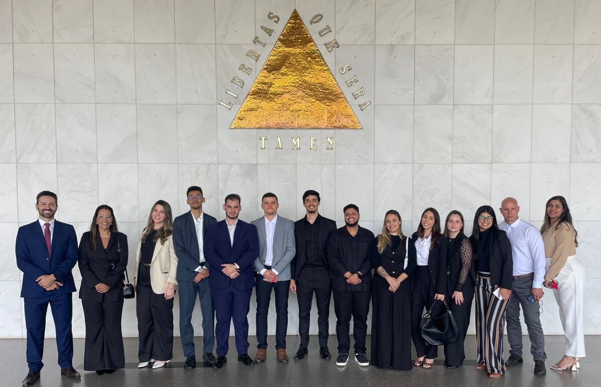 Alunos de Direito do UNIFAGOC participam de visita técnica a instituições jurídicas em Belo Horizonte