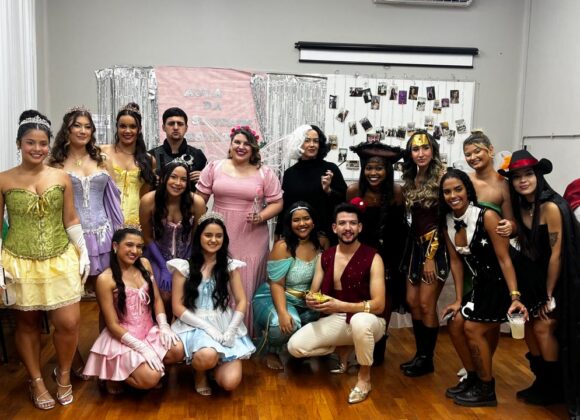 Última turma presencial de Estética e Cosmética do UNIFAGOC celebra trajetória em emocionante Aula da Saudade