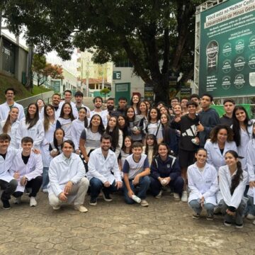Alunos da Medicina UNIFAGOC promovem projeto de extensão com alunos do Colégio Objetivo de Ubá