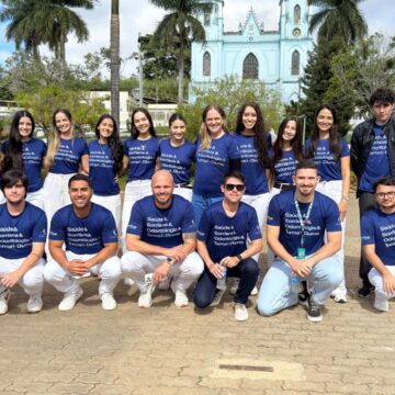 Projeto interdisciplinar de Odontologia leva orientações sobre saúde bucal à população de Divinésia