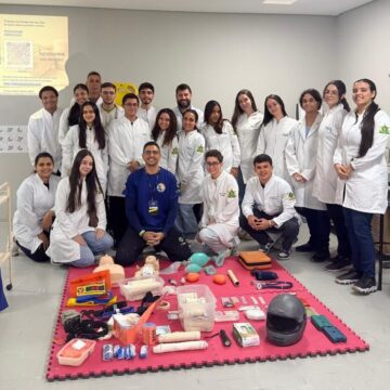Alunos de Farmácia do UNIFAGOC participam de minicurso sobre atendimento ao politraumatizado